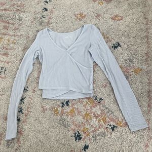 Hollister Women’s, light blue, long sleeve top size M